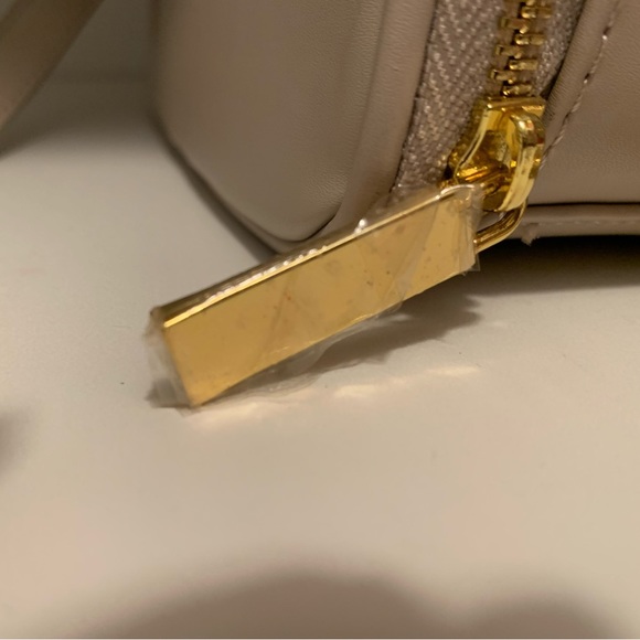 Joy & Iman RFID Crossbody Bag - Picture 14 of 16